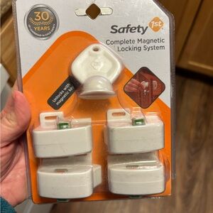 Complete Magnetic Locking System - White